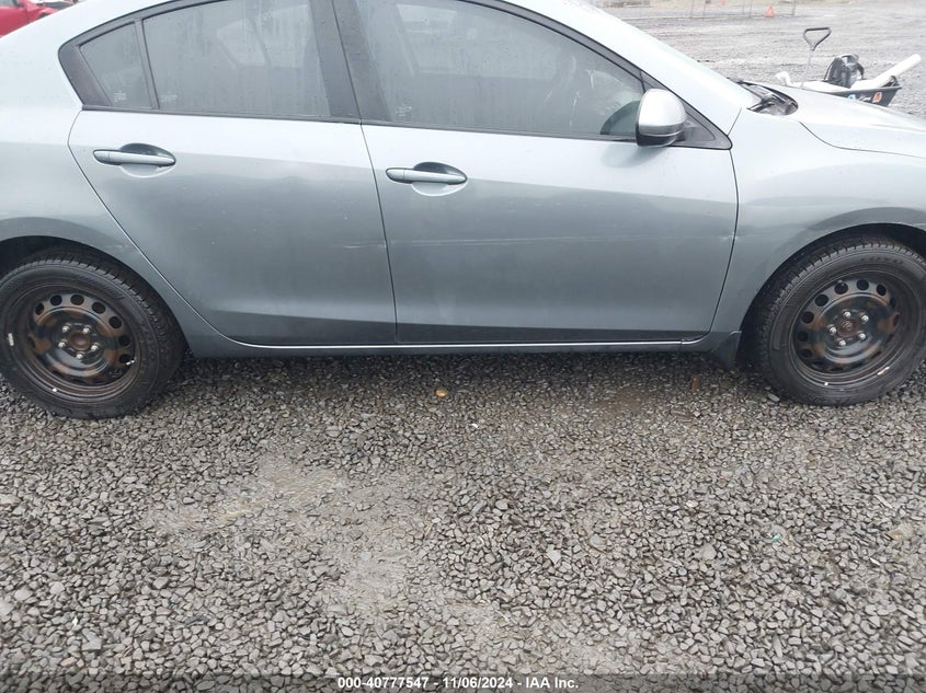 2013 MAZDA MAZDA3 I SV - JM1BL1TG8D1814539