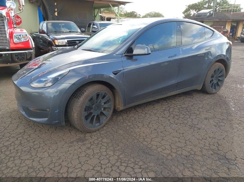 VIN 7SAYGDEE9PF698097 2023 TESLA MODEL Y no.2