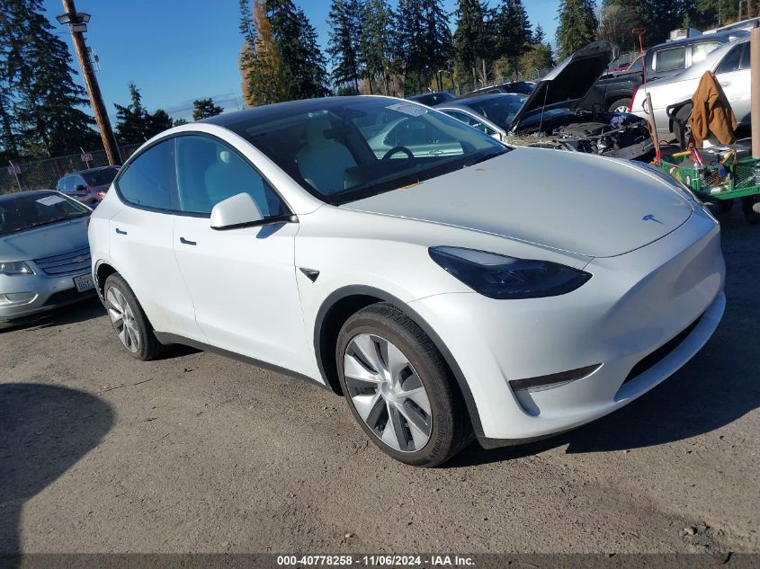 VIN 7SAYGDEE3PF635688 2023 TESLA MODEL Y no.1