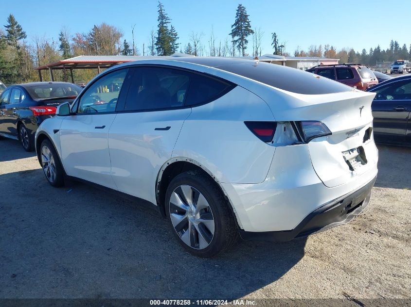 VIN 7SAYGDEE3PF635688 2023 TESLA MODEL Y no.3