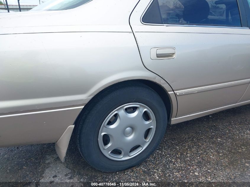 1998 Toyota Camry Le VIN: JT2BG22K5W0187168 Lot: 40778545