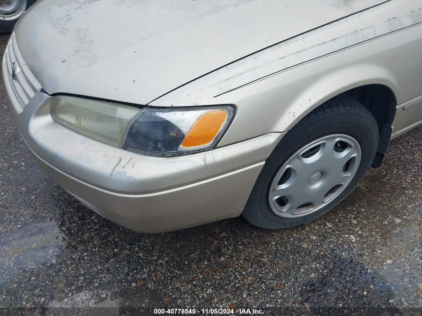 1998 Toyota Camry Le VIN: JT2BG22K5W0187168 Lot: 40778545