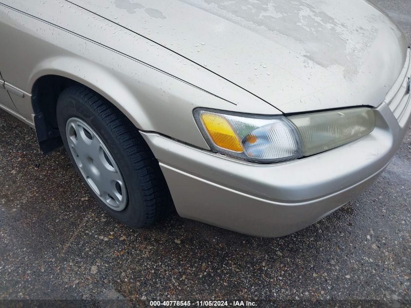 1998 Toyota Camry Le VIN: JT2BG22K5W0187168 Lot: 40778545