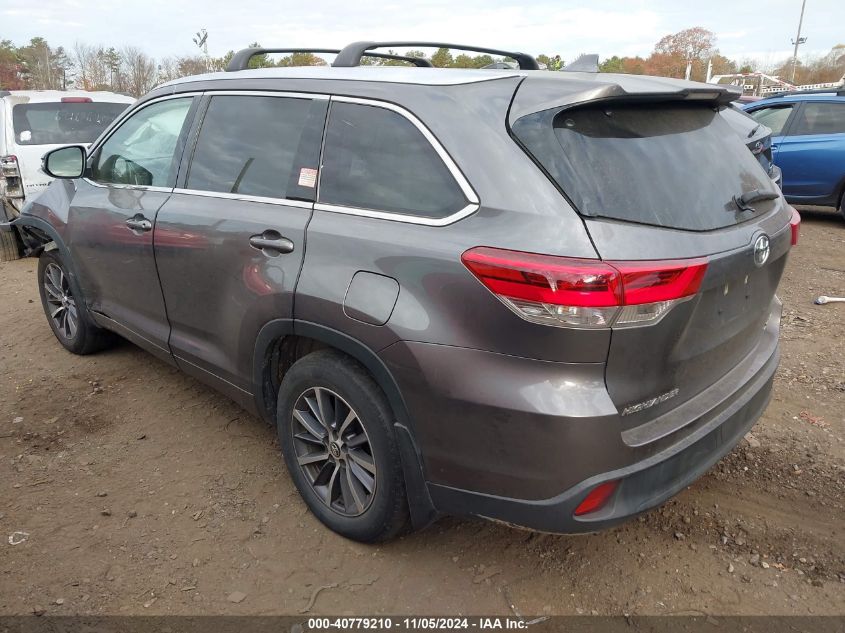 VIN 5TDJZRFH8JS561217 2018 Toyota Highlander, Xle no.3