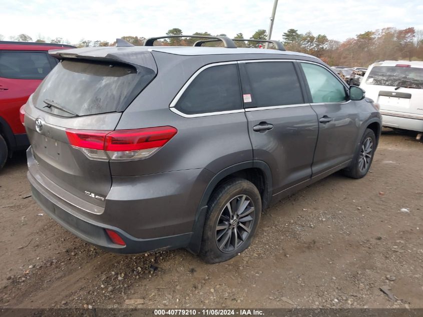 VIN 5TDJZRFH8JS561217 2018 Toyota Highlander, Xle no.4