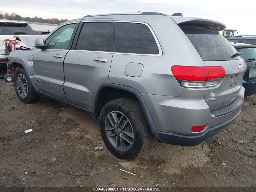 VIN 1C4RJFAG2JC297887 2018 JEEP GRAND CHEROKEE LAREDO E 4X4