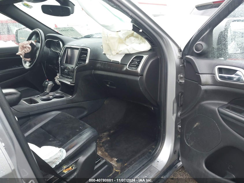 VIN 1C4RJFAG2JC297887 2018 JEEP GRAND CHEROKEE LAREDO E 4X4