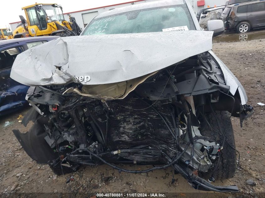 VIN 1C4RJFAG2JC297887 2018 JEEP GRAND CHEROKEE LAREDO E 4X4