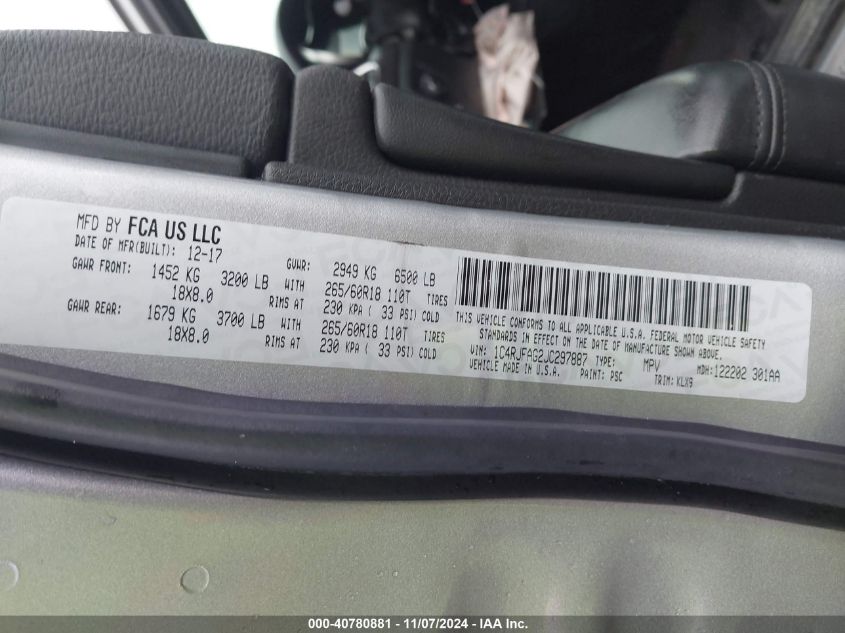 VIN 1C4RJFAG2JC297887 2018 JEEP GRAND CHEROKEE LAREDO E 4X4
