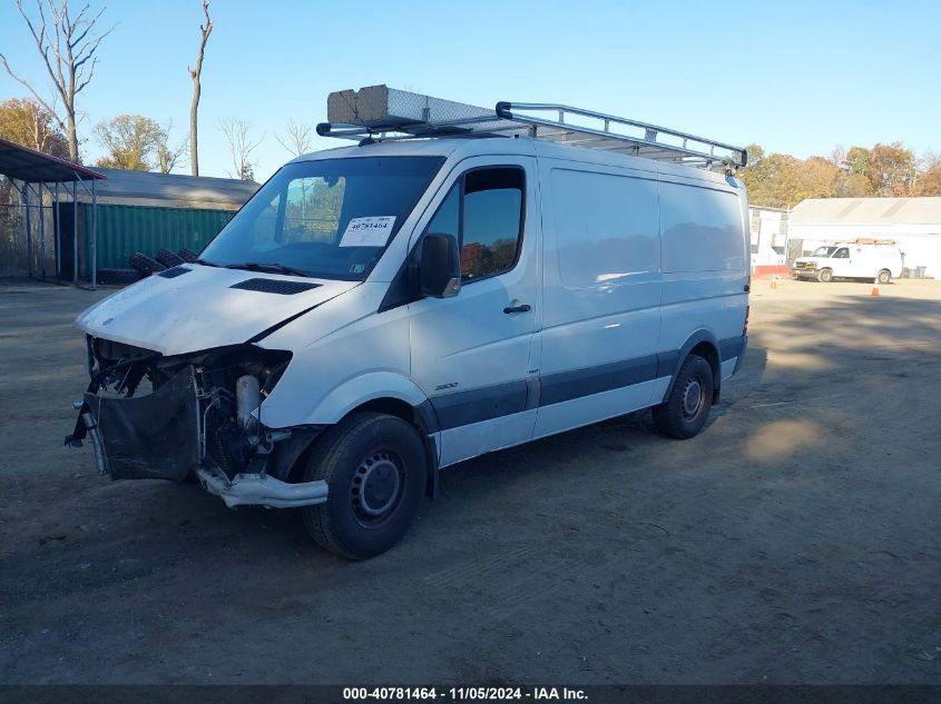 VIN WD3PE7CC5E5856994 2014 Mercedes-Benz Sprinter 2... no.2