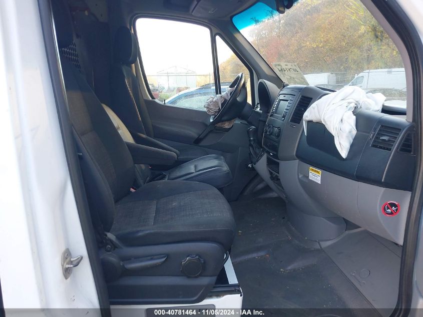 VIN WD3PE7CC5E5856994 2014 Mercedes-Benz Sprinter 2... no.5