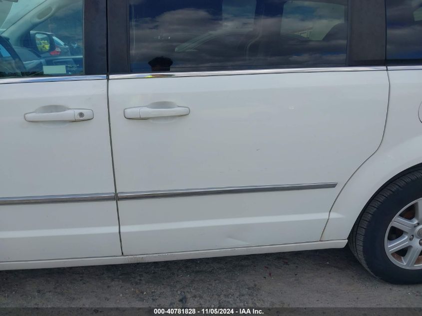 2010 Chrysler Town & Country Touring VIN: 2A4RR5D19AR500818 Lot: 40781828