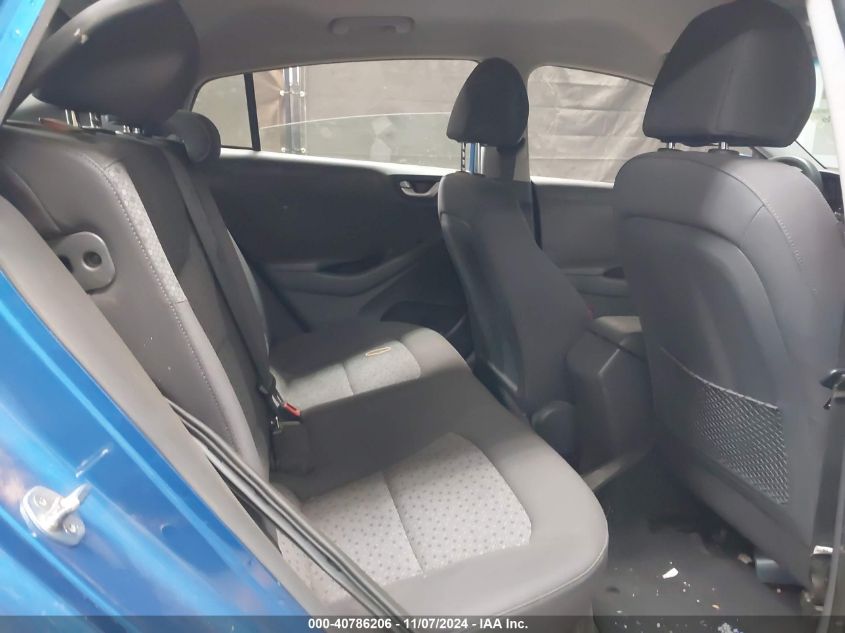 VIN KMHC65LC2JU068613 2018 HYUNDAI IONIQ HYBRID BLUE