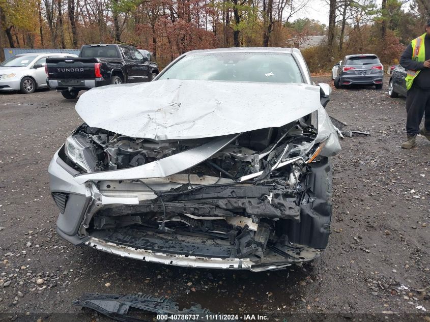 VIN 4T1B21HK2KU516706 2019 Toyota Camry, Hybrid SE no.11