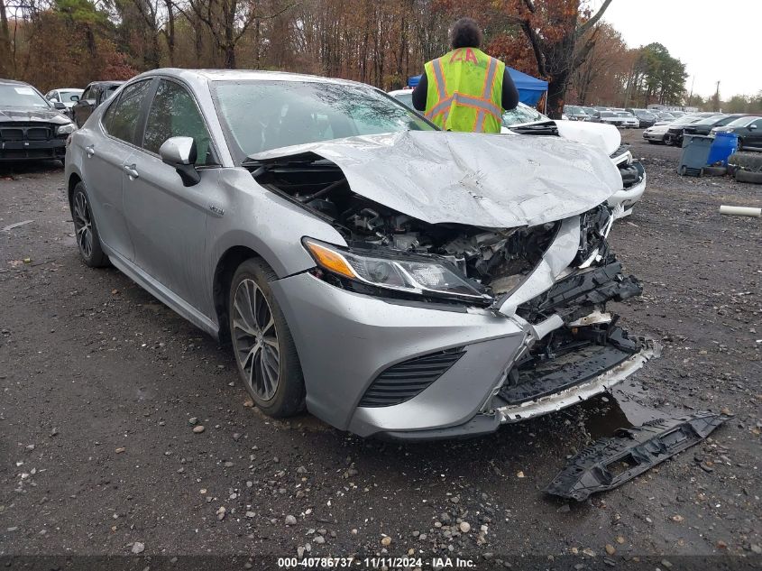 2019 Toyota Camry, Hybrid SE