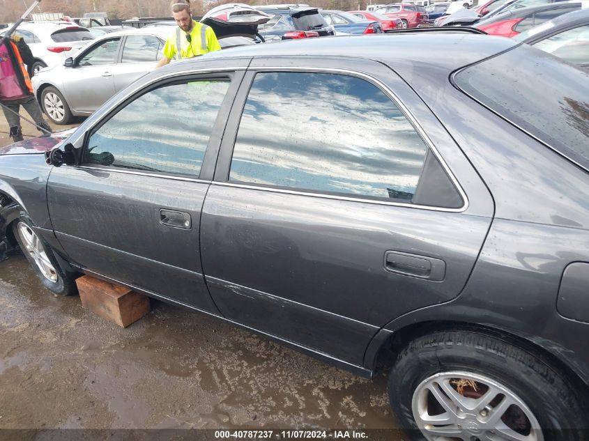 2000 Toyota Camry Le V6 VIN: 4T1BF22KXYU939142 Lot: 40787237