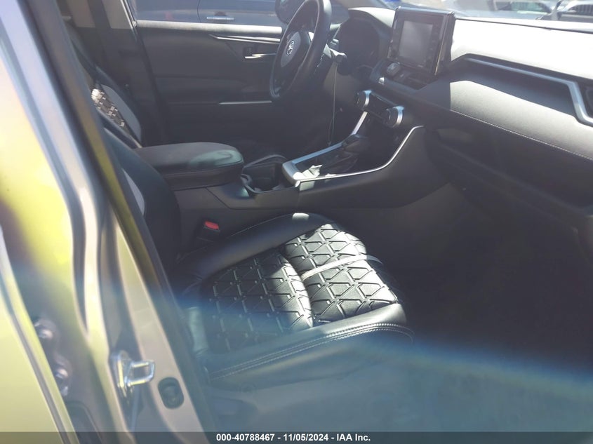 2021 TOYOTA RAV4 XLE VIN: 2T3P1RFV5MC199438