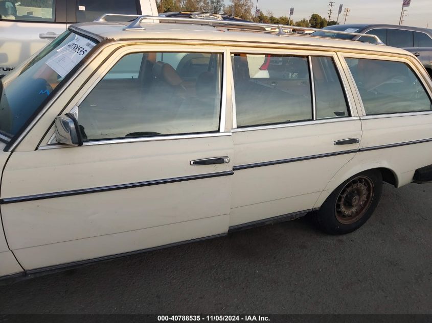 1983 Mercedes-Benz 300 Tdt VIN: WDBAB93A2DN017798 Lot: 40788535