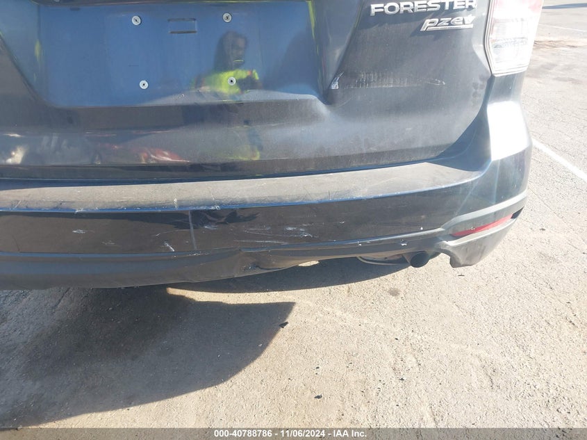 VIN JF2SJAEC2HH518981 2017 SUBARU FORESTER 2.5I PREMIUM