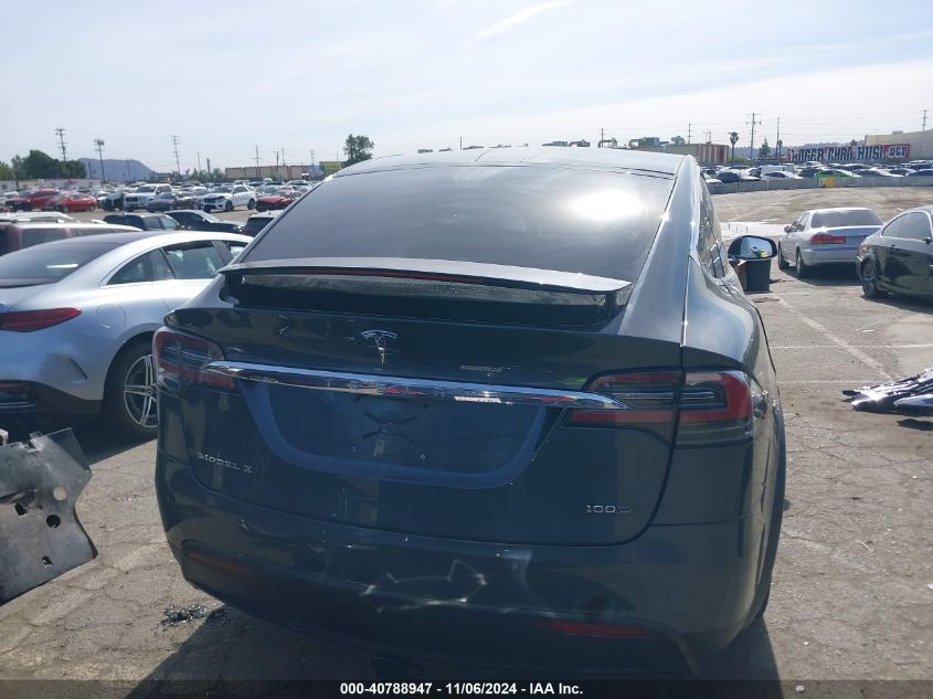 2018 Tesla Model X 100D/75D/P100D VIN: 5YJXCAE27JF119611 Lot: 40788947