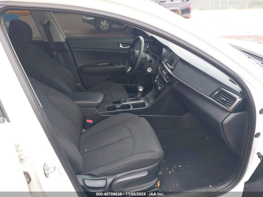 2016 KIA OPTIMA VIN: KNAGT4L38G5103583