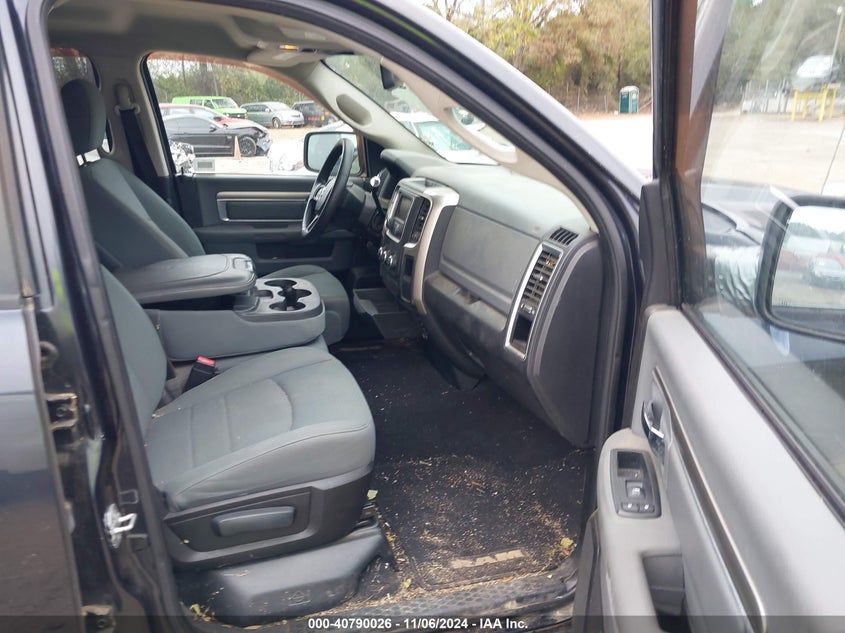 2013 RAM 1500 SLT - 1C6RR6GP6DS618332