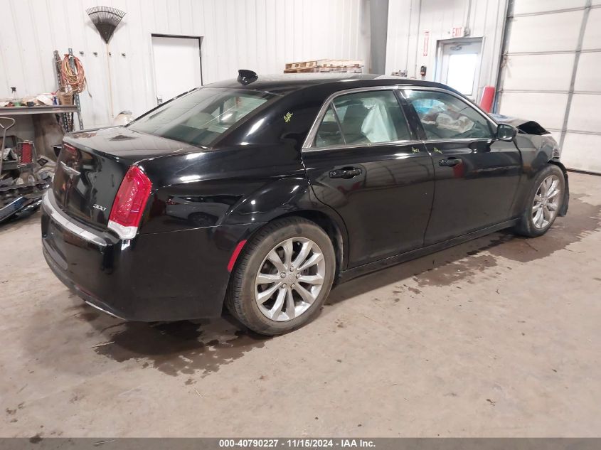 VIN 2C3CCARG1HH610365 2017 CHRYSLER 300 no.4