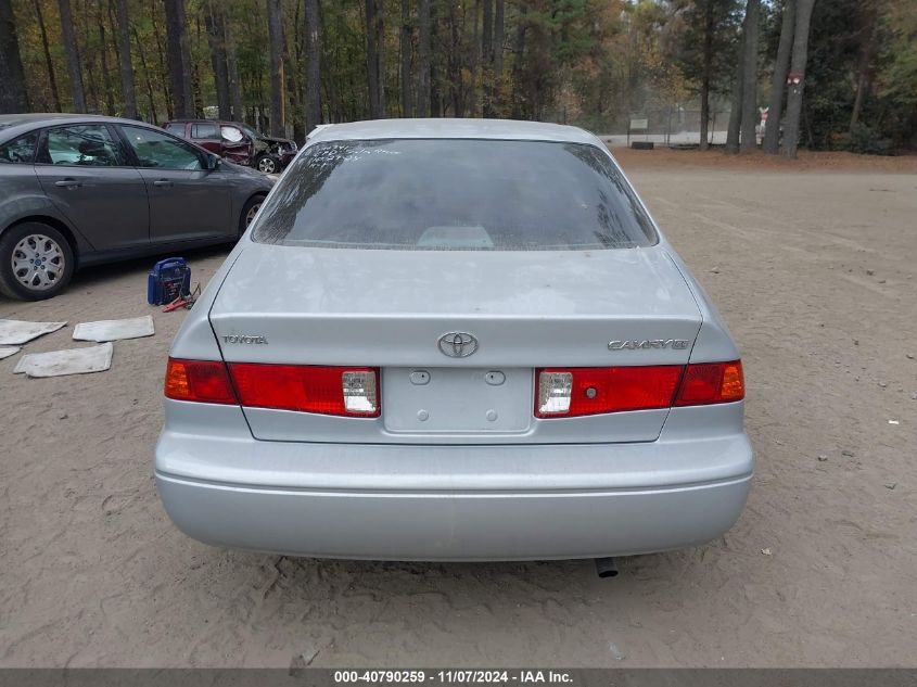 2000 Toyota Camry Ce VIN: 4T1BG22K3YU715773 Lot: 40790259