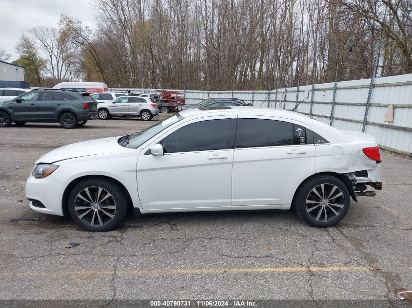 2013 Chrysler 200 Limited VIN: 1C3CCBCG4DN651573 Lot: 40790731