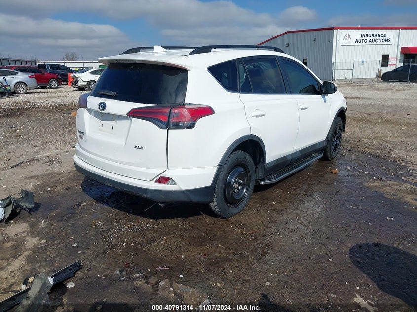 VIN 2T3WFREV0JW481348 2018 TOYOTA RAV4 XLE