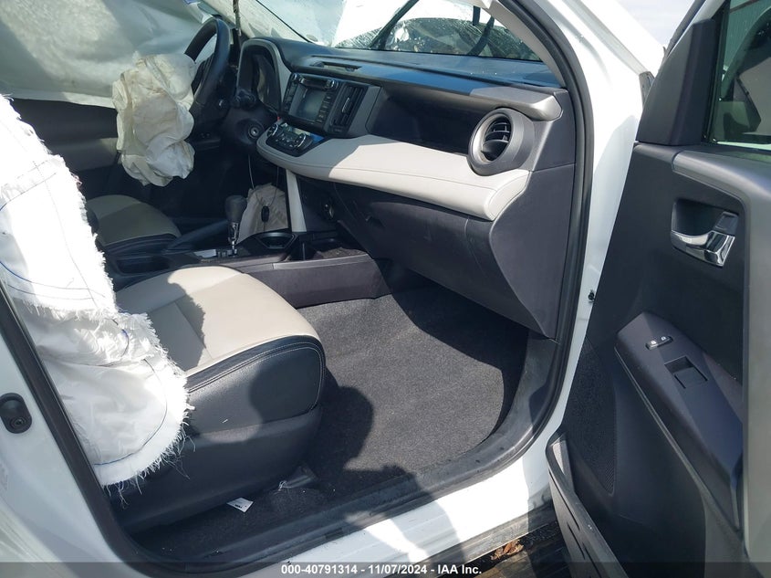 VIN 2T3WFREV0JW481348 2018 TOYOTA RAV4 XLE
