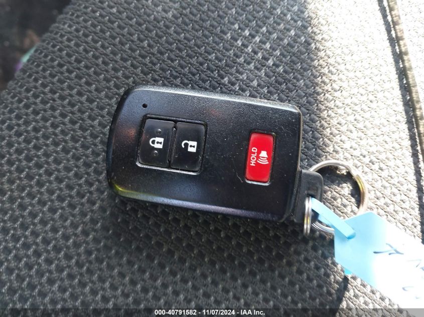 2017 TOYOTA RAV4 HYBRID VIN: JTMRJREV2HD084243