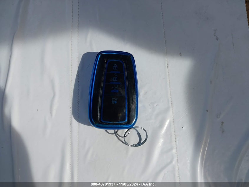 VIN 2T3C1RFV9KW007173 2019 TOYOTA RAV4 XLE PREMIUM