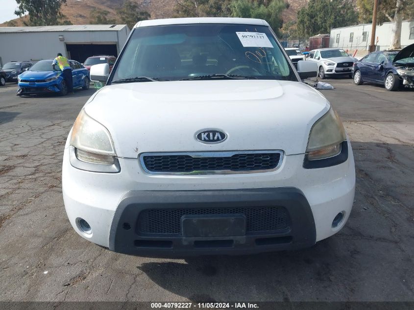 2011 Kia Soul + VIN: KNDJT2A26B7271842 Lot: 40792227