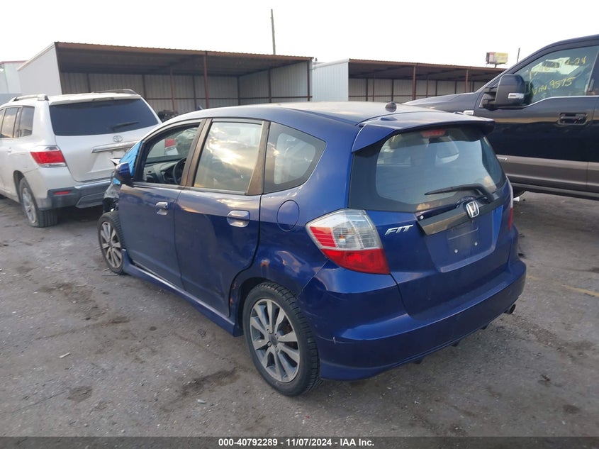 2013 HONDA FIT VIN: JHMGE8G55DC013782