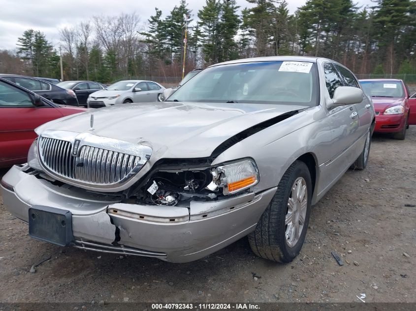 2010 Lincoln Town Car Signature Limited VIN: 2LNBL8CV1AX631277 Lot: 40792343