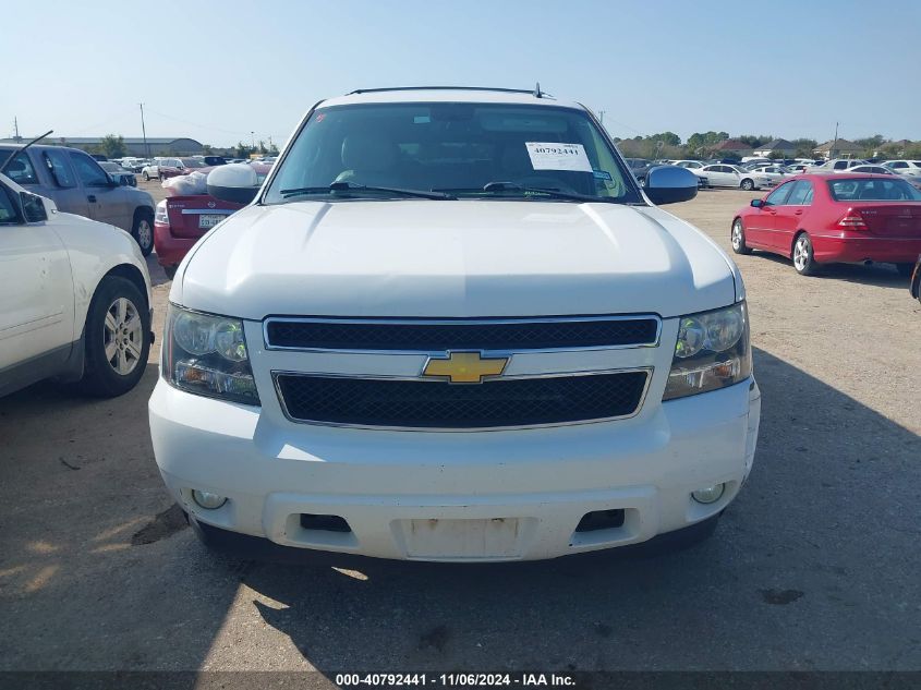 2014 Chevrolet Suburban 1500 Lt VIN: 1GNSCJE04ER102586 Lot: 40792441