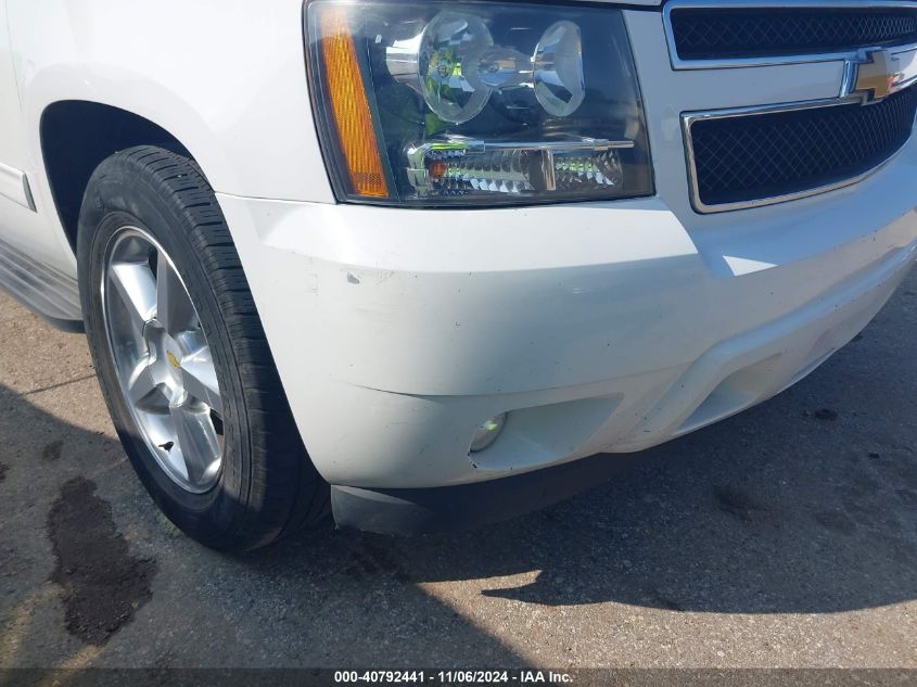 2014 Chevrolet Suburban 1500 Lt VIN: 1GNSCJE04ER102586 Lot: 40792441