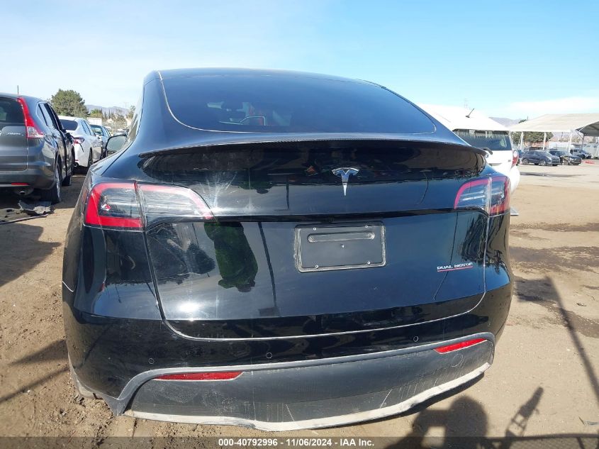 2022 Tesla Model Y Performance Dual Motor All-Wheel Drive VIN: 7SAYGDEF7NF516418 Lot: 40792996