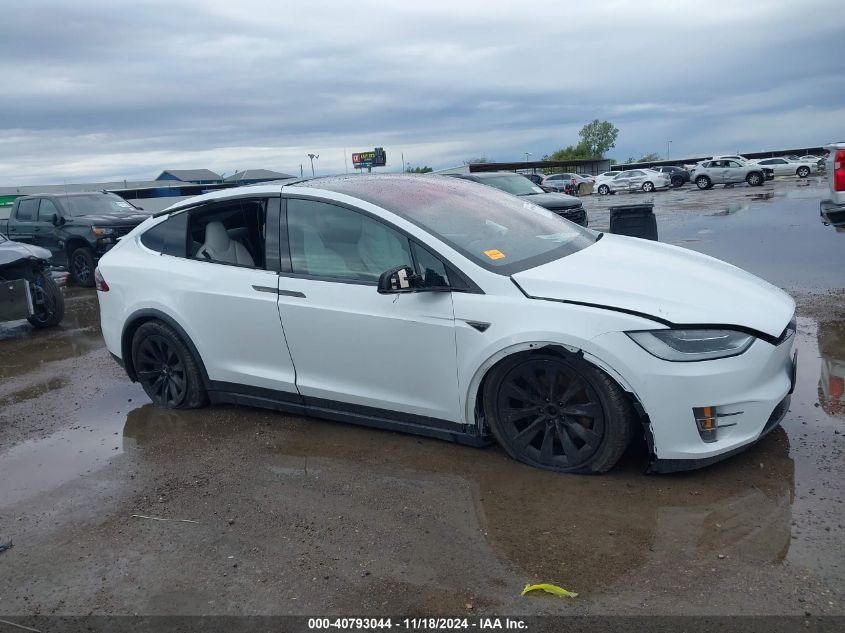 2016 Tesla Model X 60D/70D/75D/90D/P100D VIN: 5YJXCBE22GF014988 Lot: 40793044