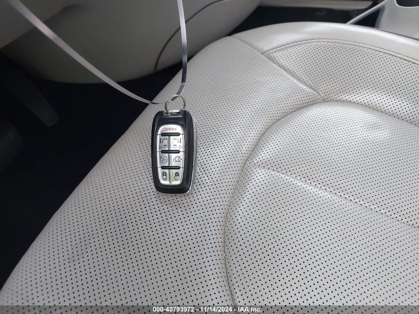 2017 CHRYSLER PACIFICA LIMITED - 2C4RC1GG6HR744646