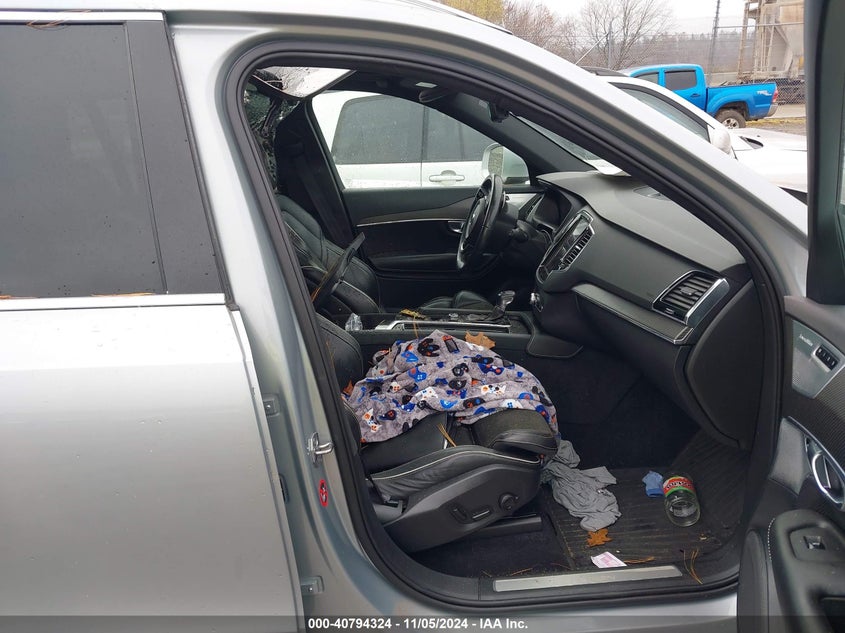 2018 VOLVO XC90 T6 R-DESIGN - YV4A22PM4J1369861