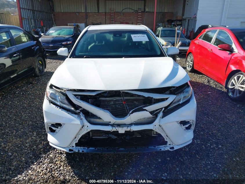 2018 Toyota Camry Se VIN: 4T1B11HKXJU054686 Lot: 40795306