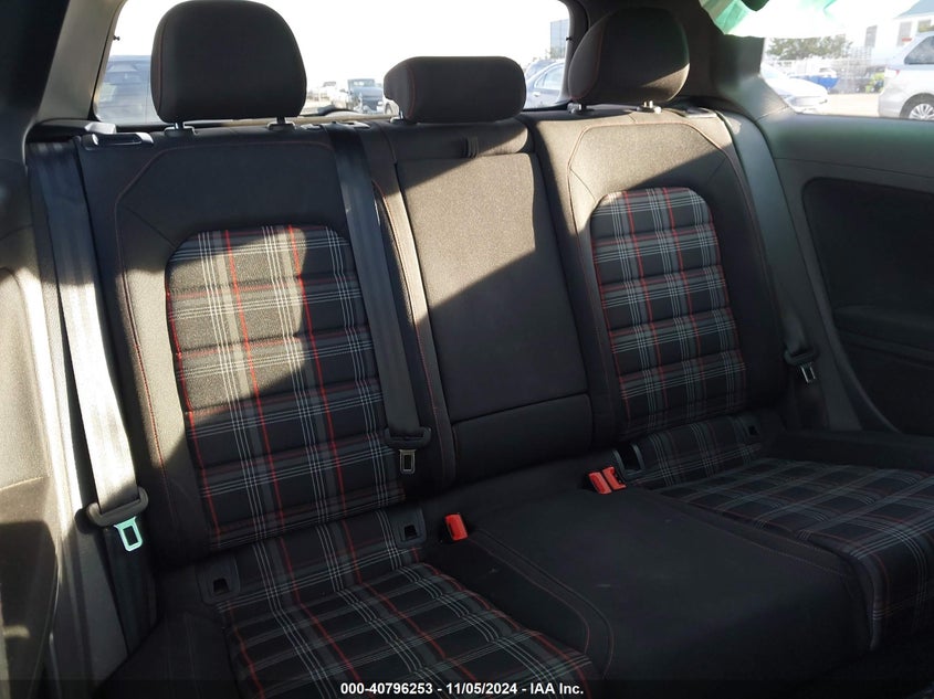 2015 VOLKSWAGEN GOLF GTI 2.0T S 2-DOOR - 3VWYT7AU5FM072240