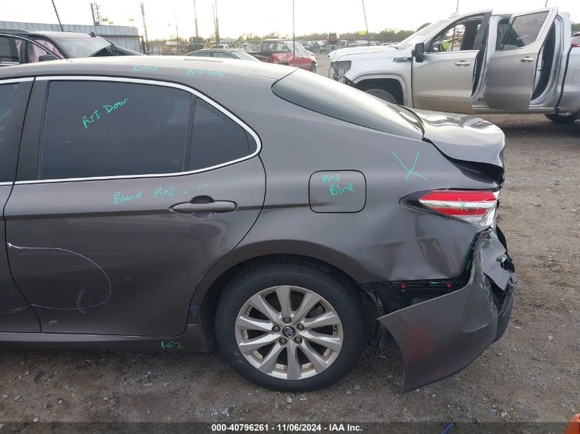 2018 Toyota Camry Le VIN: 4T1B11HK3JU101945 Lot: 40796261