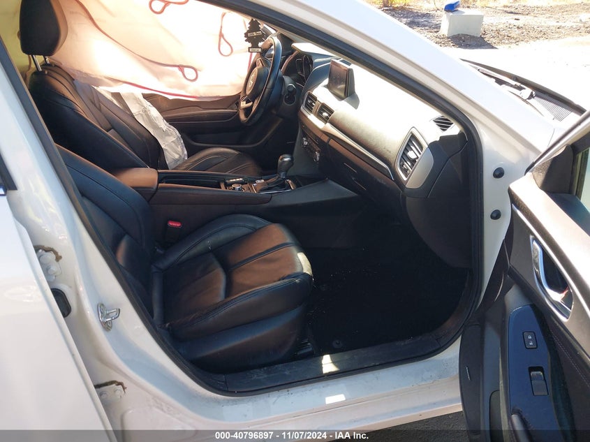 2018 MAZDA MAZDA3 TOURING - 3MZBN1V37JM172556