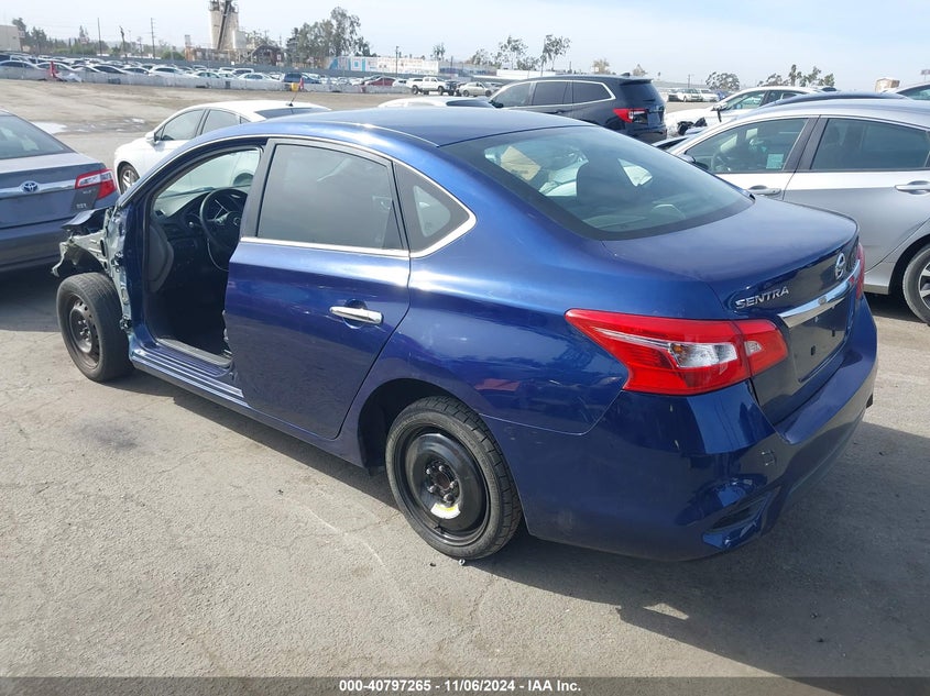 Image 3 of 2019 Nissan Sentra  salvage vehicle - Lot #40797265 at IAAI