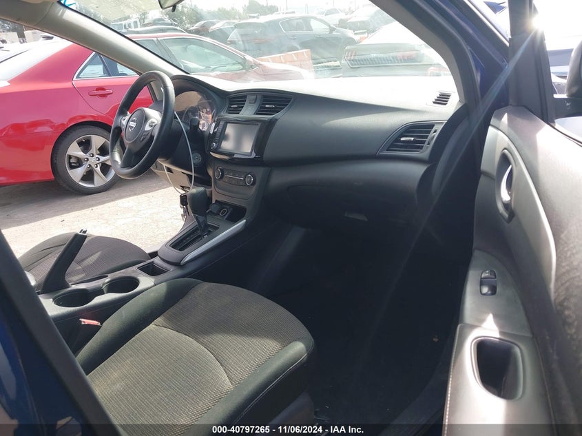 Image 5 of 2019 Nissan Sentra  salvage vehicle - Lot #40797265 at IAAI