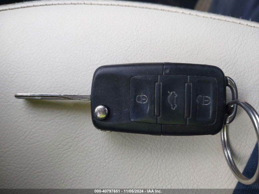 2008 VOLKSWAGEN NEW BEETLE VIN: 3VWFG31C38M520117