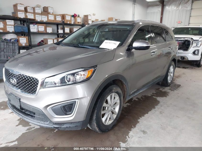 VIN 5XYPGDA57HG302497 2017 KIA SORENTO no.2